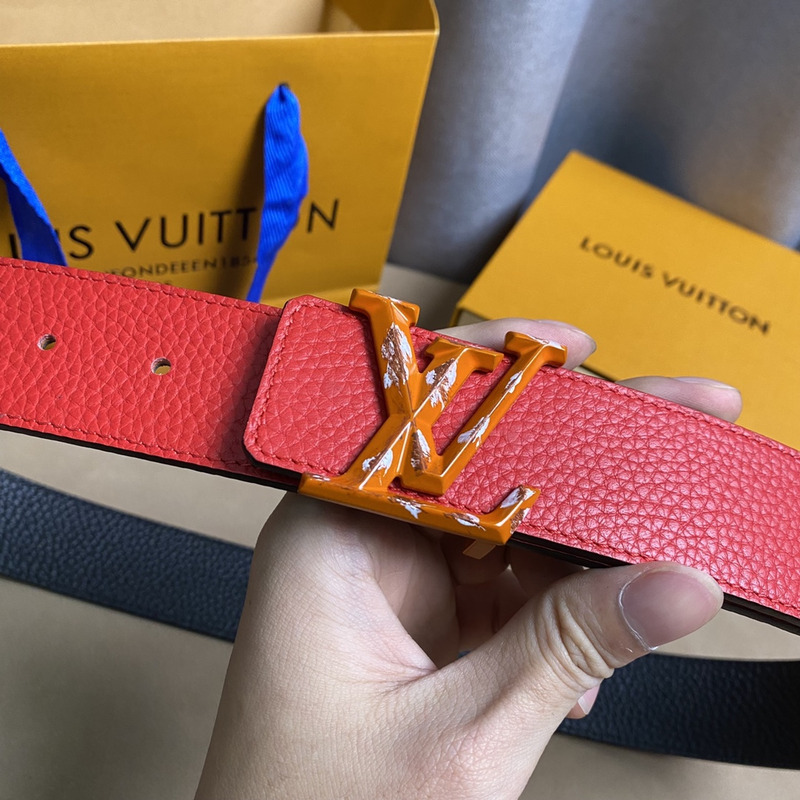 l**is V*t*n leather belt red