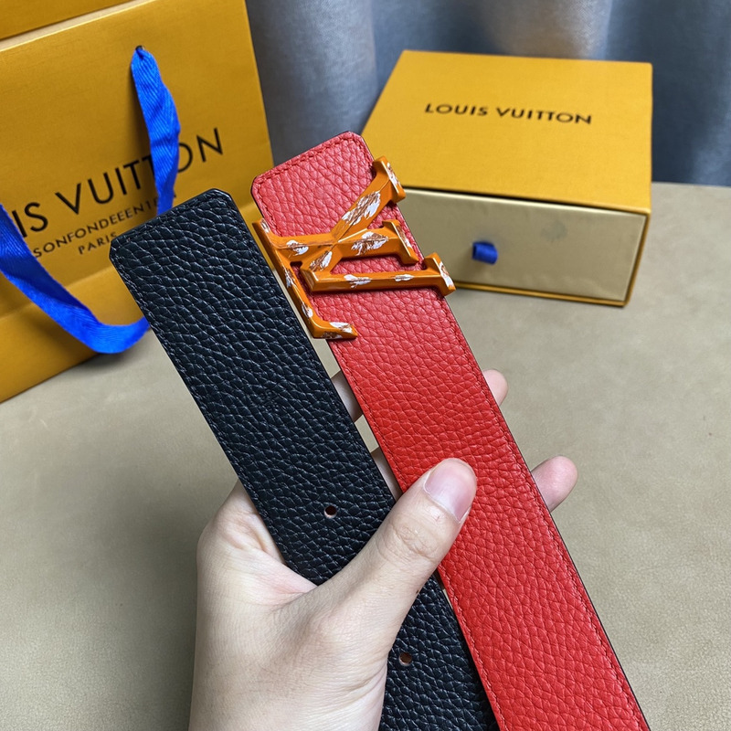 l**is V*t*n leather belt red