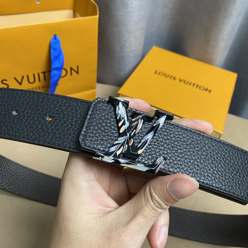 l**is V*t*n leather belt black