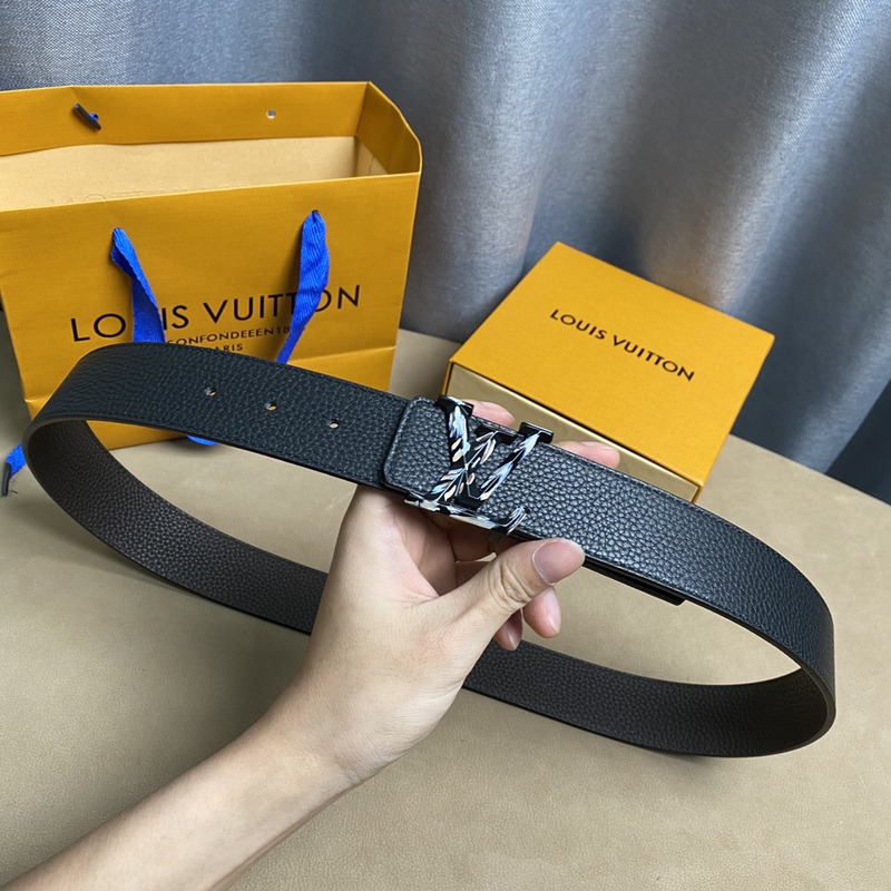 l**is V*t*n leather belt black