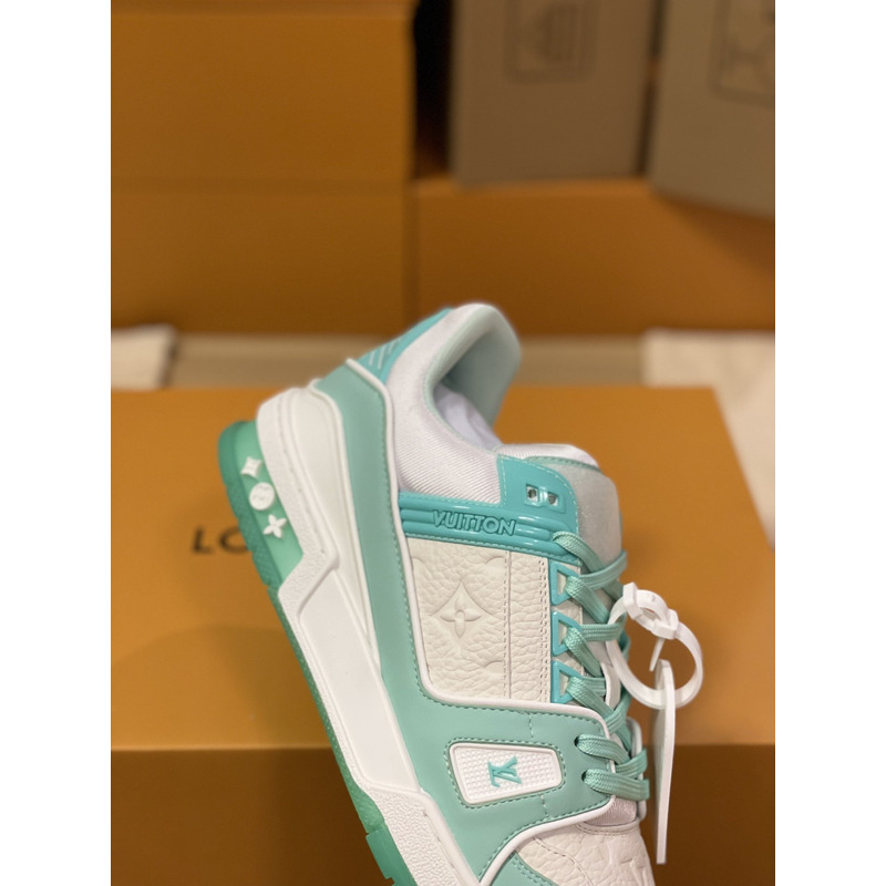 l**is V*t*n trainer sneaker low white light green