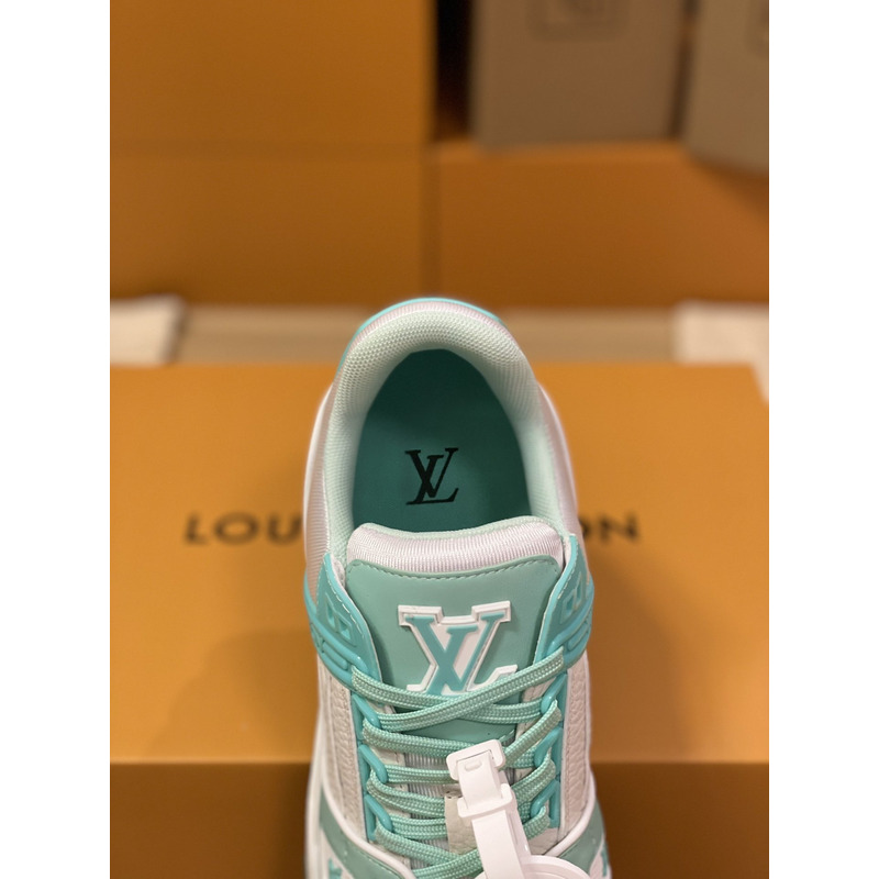 l**is V*t*n trainer sneaker low white light green