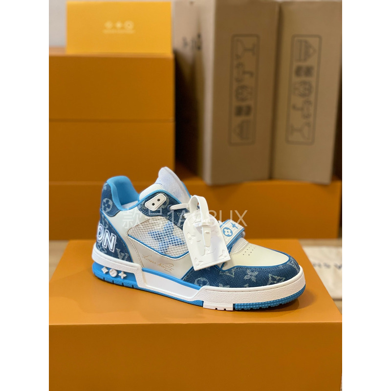 l**is V*t*n trainer sneaker low white light blue