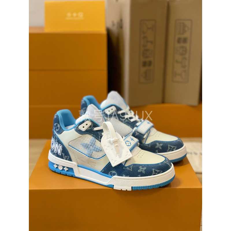 l**is V*t*n trainer sneaker low white light blue