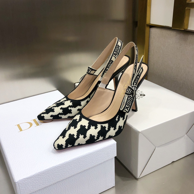 D*or j''aD*or slingback heels beige black