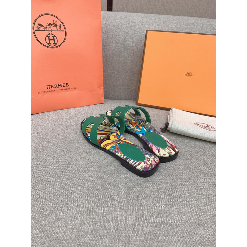 H**mes oran flat sandals in green