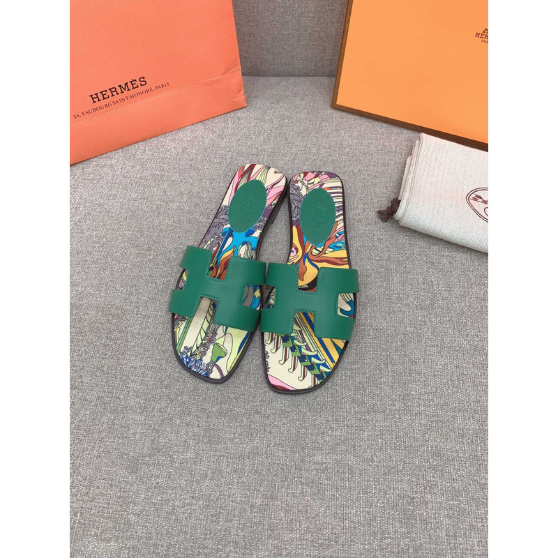 H**mes oran flat sandals in green