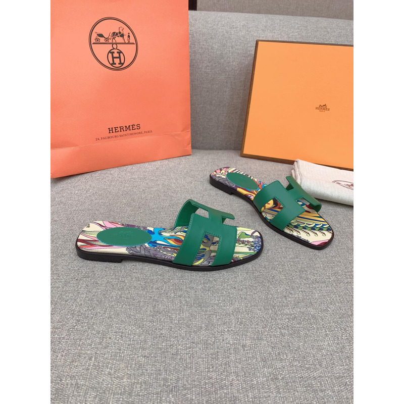 H**mes oran flat sandals in green