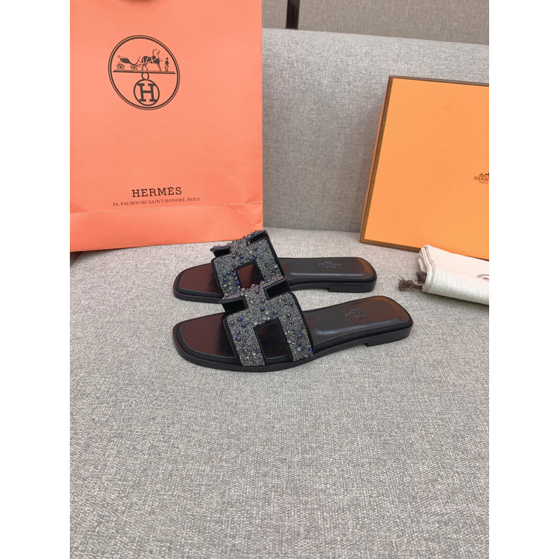 H**mes oran sandals in crystal powder