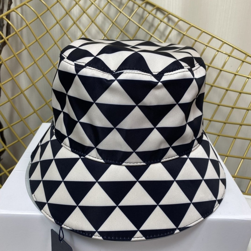 Pra*a printed re-nylon bucket hat white and black