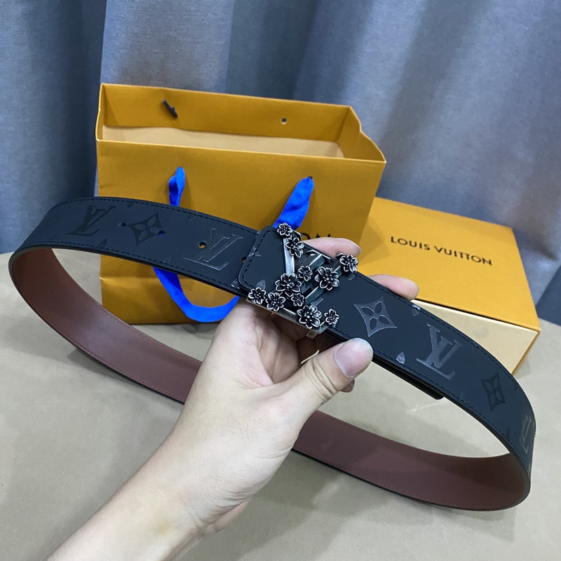 LV PYRAMIDE BLACK FLOWER 40MM REVERSIBLE DARK BLUE BELT