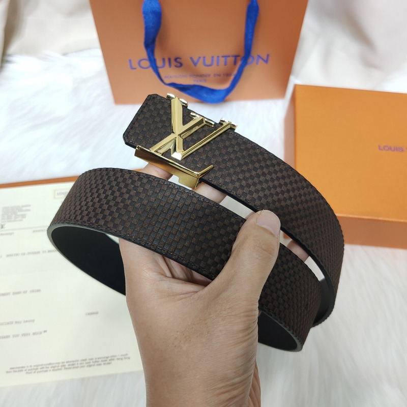 LV INITIALES 40MM  BLACK LEATHER GOLD LV