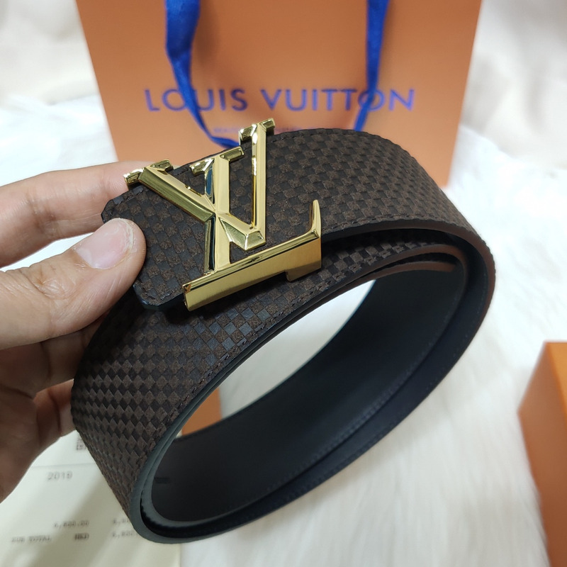 LV INITIALES 40MM  BLACK LEATHER GOLD LV