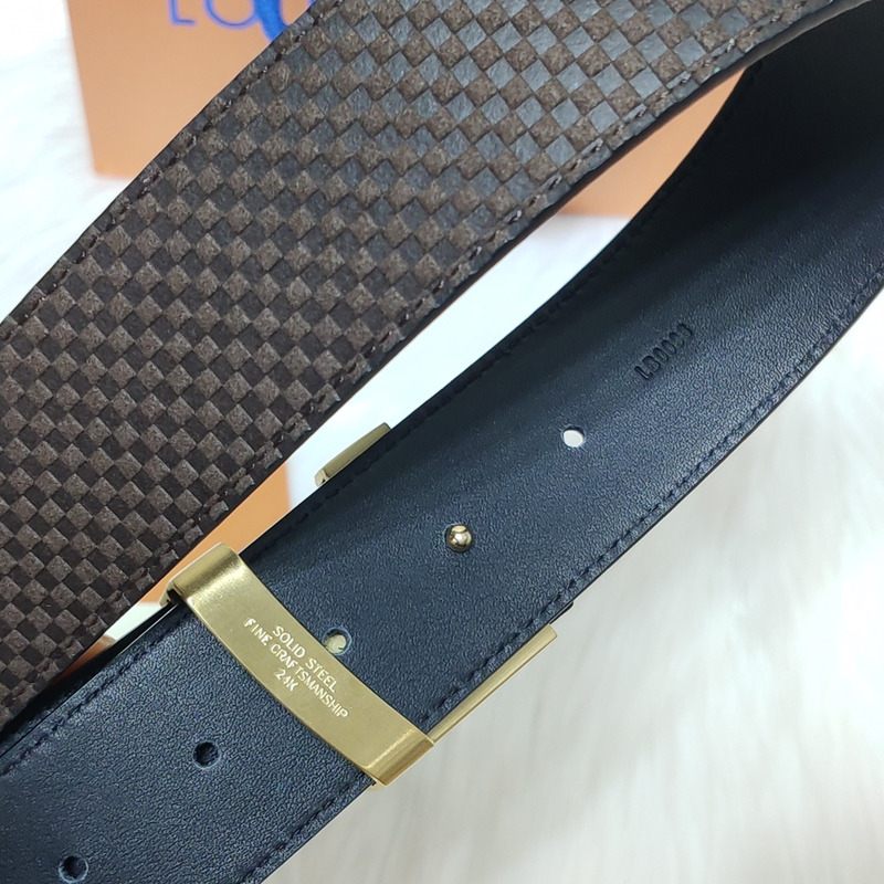 LV INITIALES 40MM  BLACK LEATHER GOLD LV