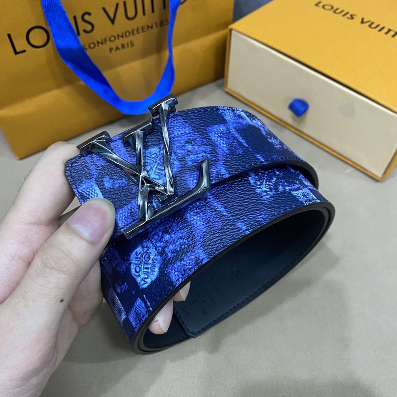 l**is V*t*n blue color belt