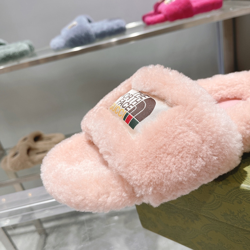 G*u*i x the north face shearling slides light pink