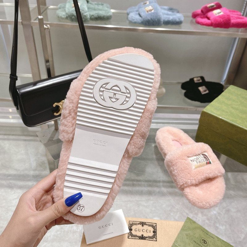 G*u*i x the north face shearling slides light pink