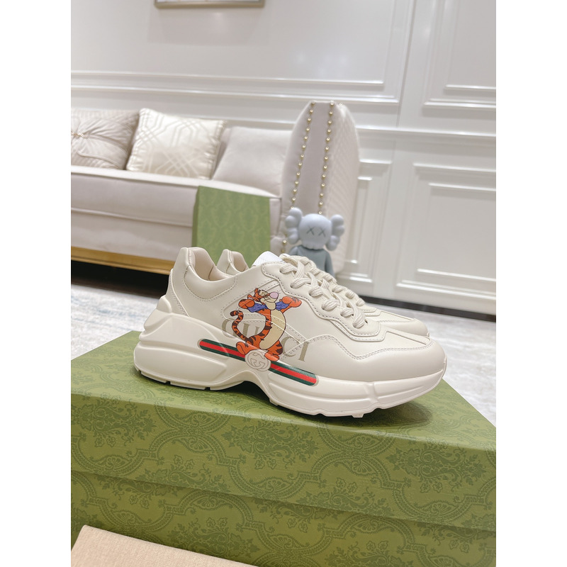 G*u*i tigger print sneaker white