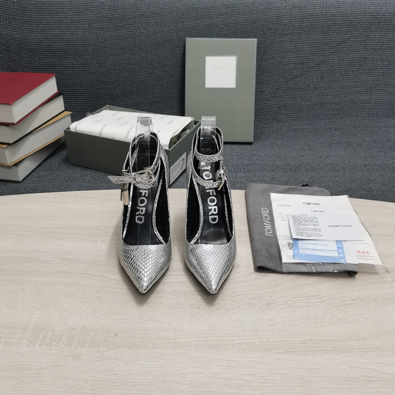 Tom Ford Padlock leather pumps in Silver 10.5cm