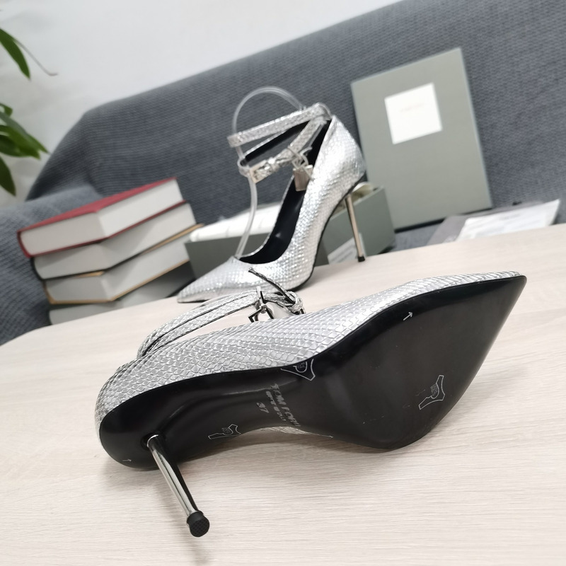 Tom Ford Padlock leather pumps in Silver 10.5cm