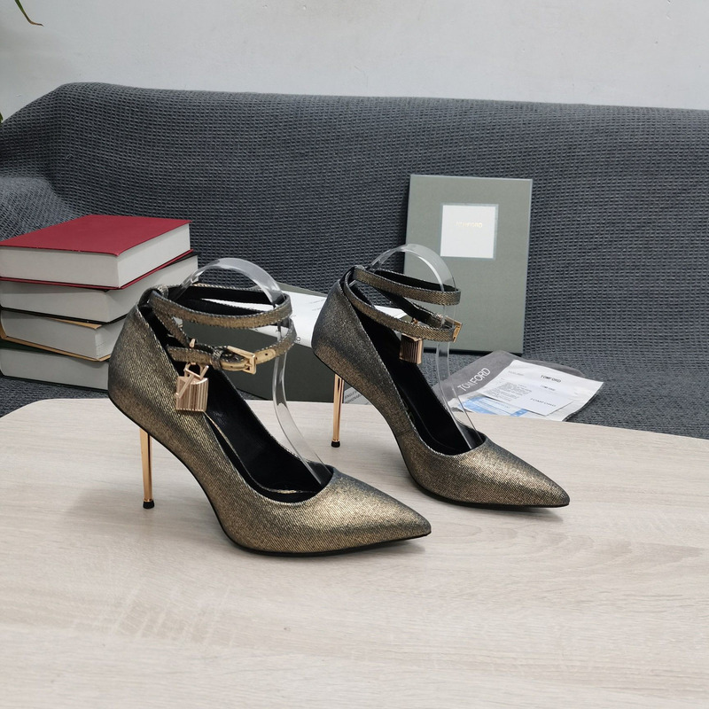 Tom Ford Padlock leather pumps in Black Gold 10.5cm