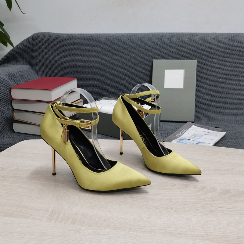 Tom Ford Padlock leather pumps in Yellow 10.5cm