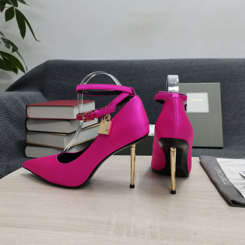 Tom Ford Padlock leather pumps in Hot Pink