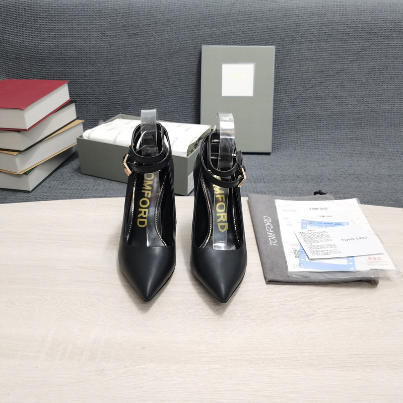 Tom Ford Padlock leather pumps in Black