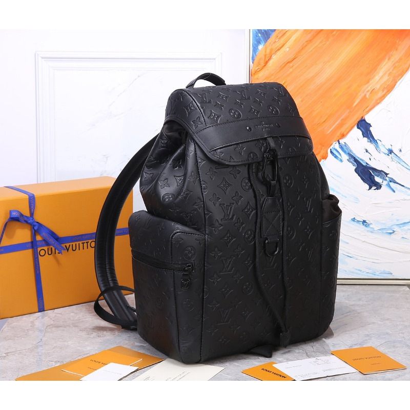 l**is V*t*n discovery backpack m43680