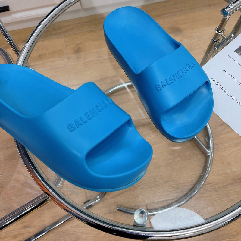 Ba*len*cia*ga logo rubber platform sandals blue