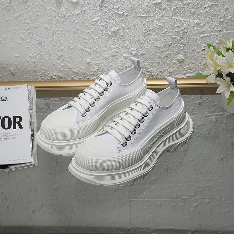 Alexander Mcqueen Tread Slick Sneakers White