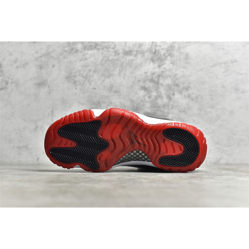 Air Jordan 11 Retro Low Concord Bred Sneaker