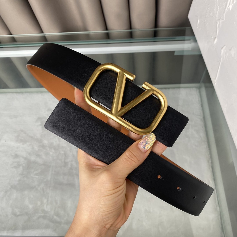 Valentino Reversible Vlogo Signature Belt in Calfskin