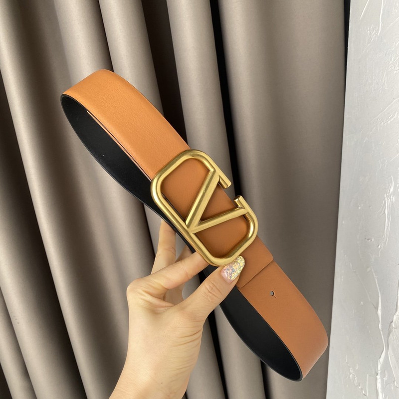 Valentino Reversible Vlogo Signature Belt in Calfskin