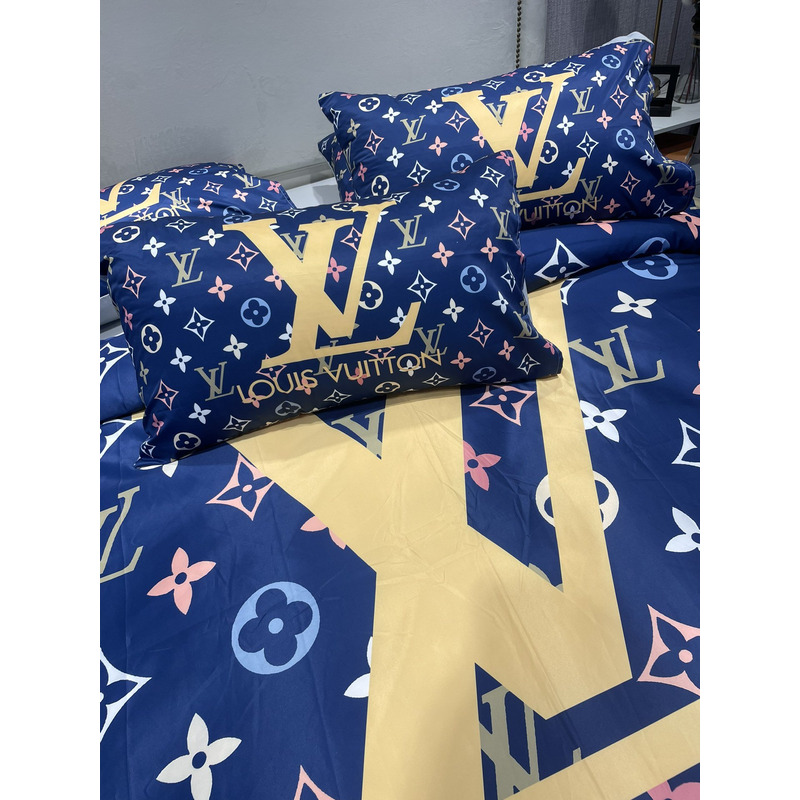 l**is V*t*n four piece bed suit bedding monogram blue