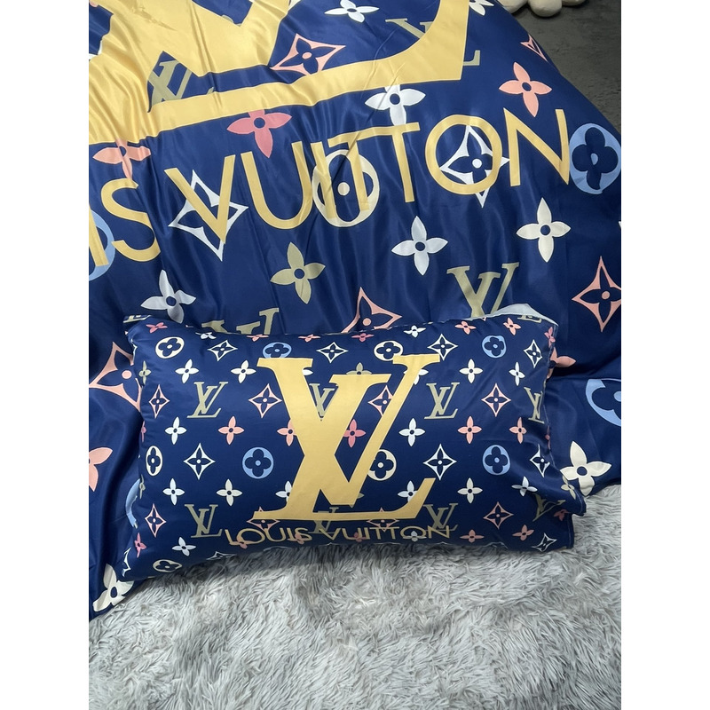 l**is V*t*n four piece bed suit bedding monogram blue