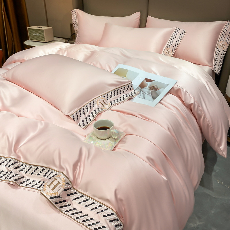 H**mes four piece bed suit bedding pink