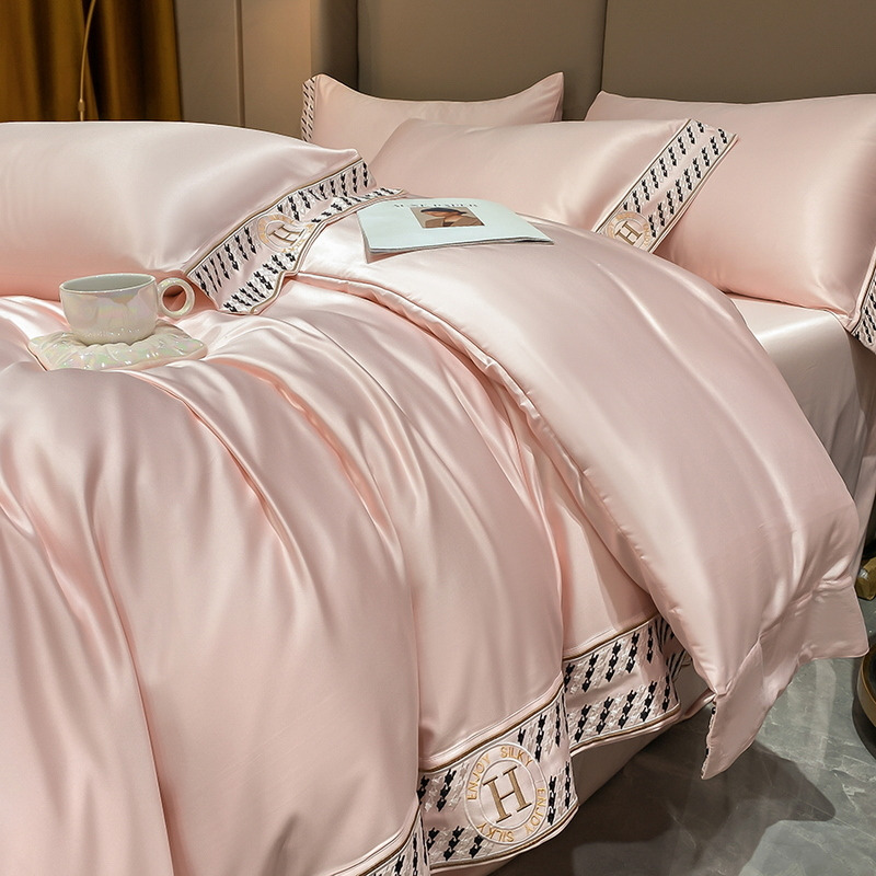 H**mes four piece bed suit bedding pink