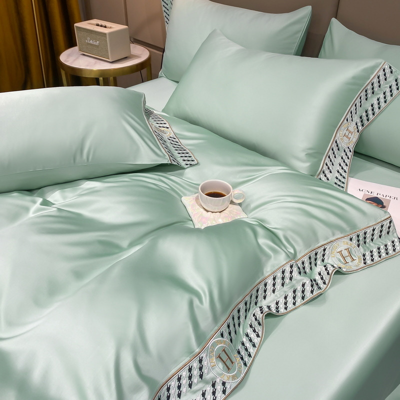 H**mes four piece bed suit bedding light green