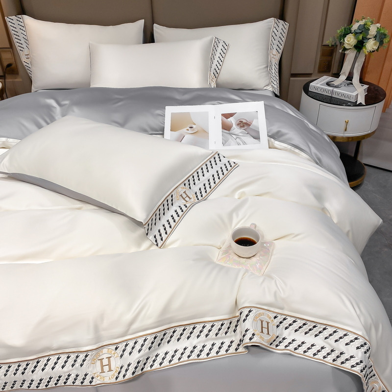 H**mes four piece bed suit bedding white