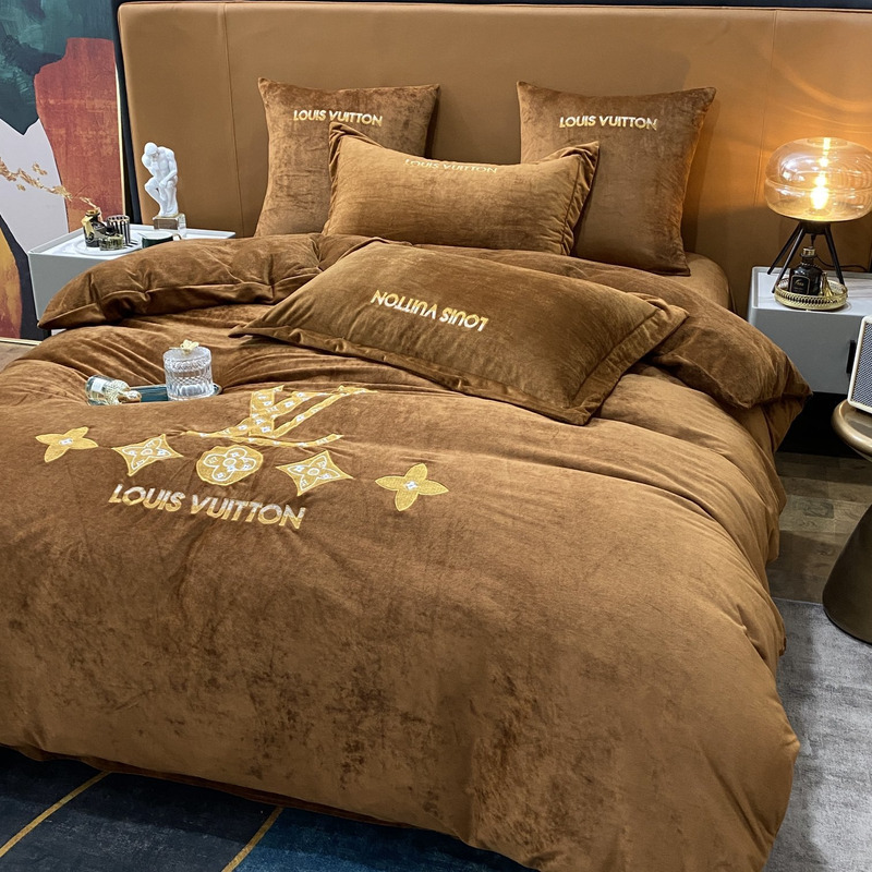 G*u*i four piece bed suit bedding brown