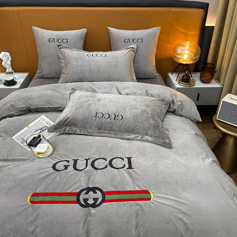 G*u*i four piece bed suit bedding gray