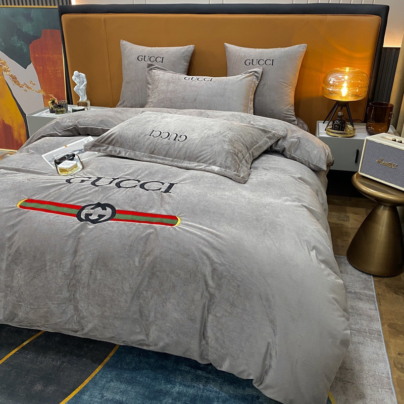 G*u*i four piece bed suit bedding gray