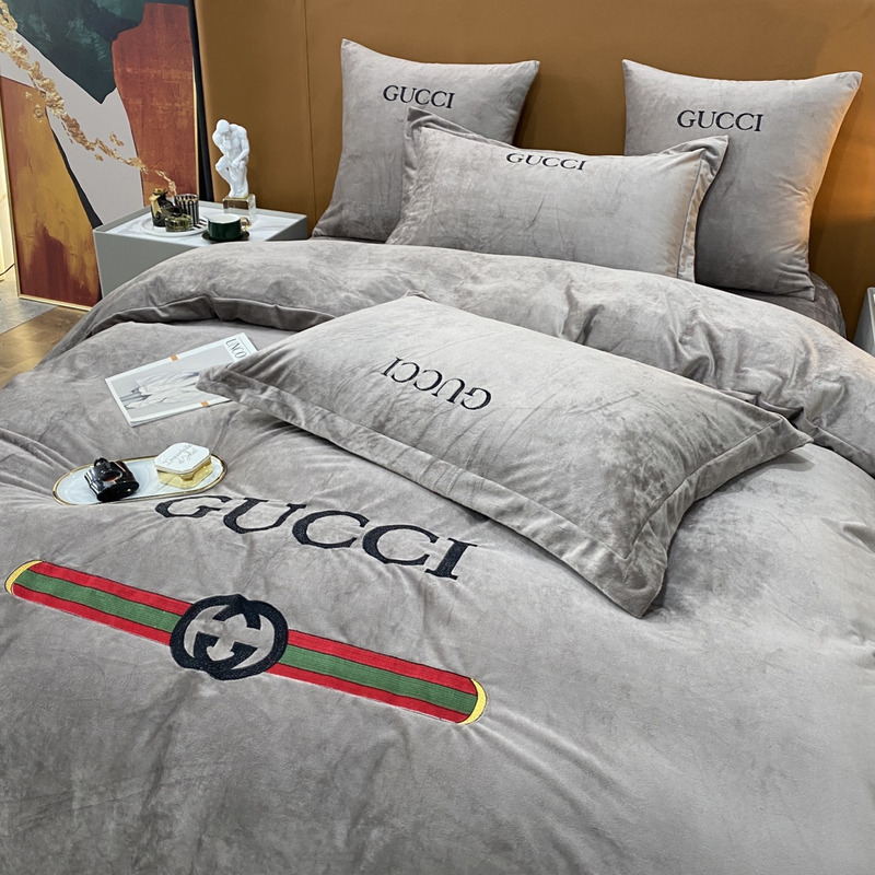 G*u*i four piece bed suit bedding gray