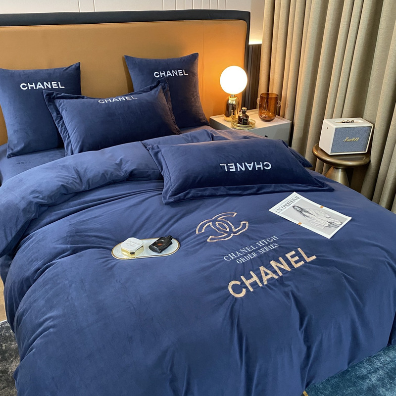 Ch*el four piece bed suit bedding