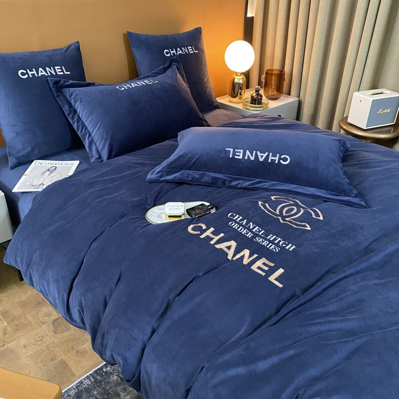 Ch*el four piece bed suit bedding