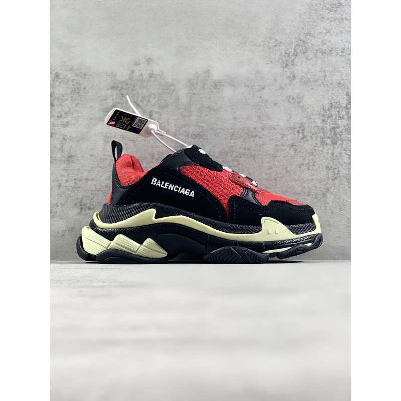 Ba*len*cia*ga triple s sneaker black red