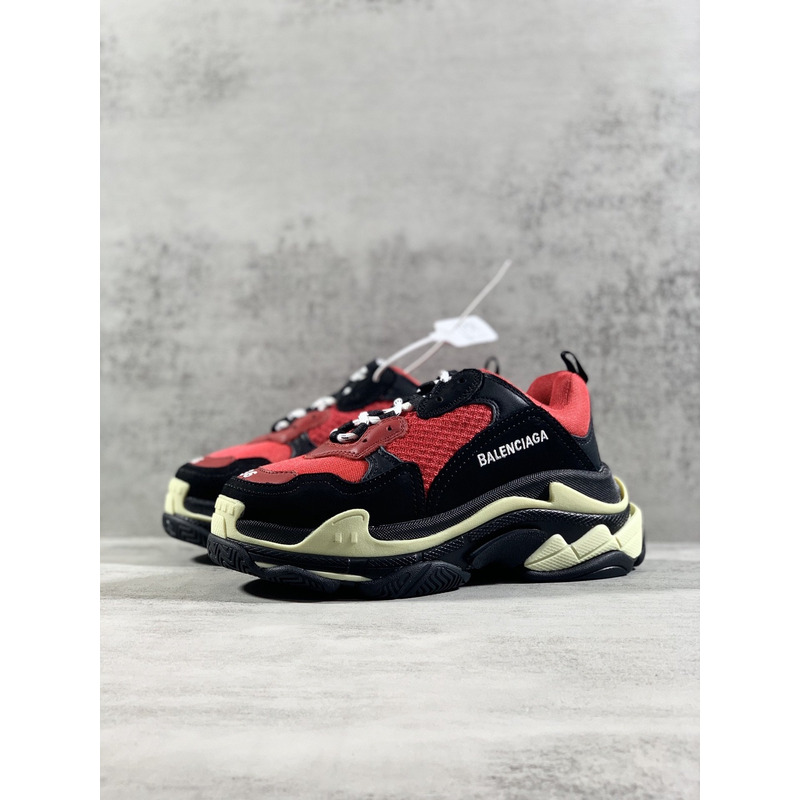 Ba*len*cia*ga triple s sneaker black red