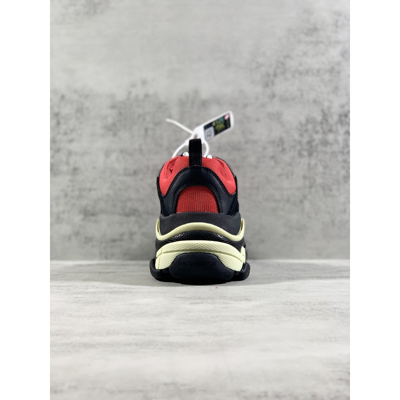 Ba*len*cia*ga triple s sneaker black red