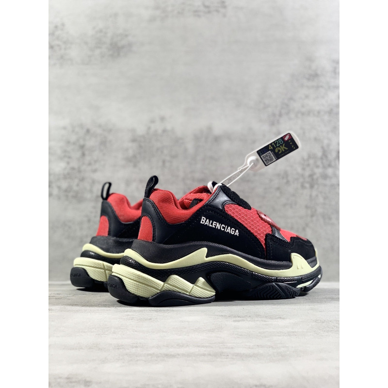 Ba*len*cia*ga triple s sneaker black red